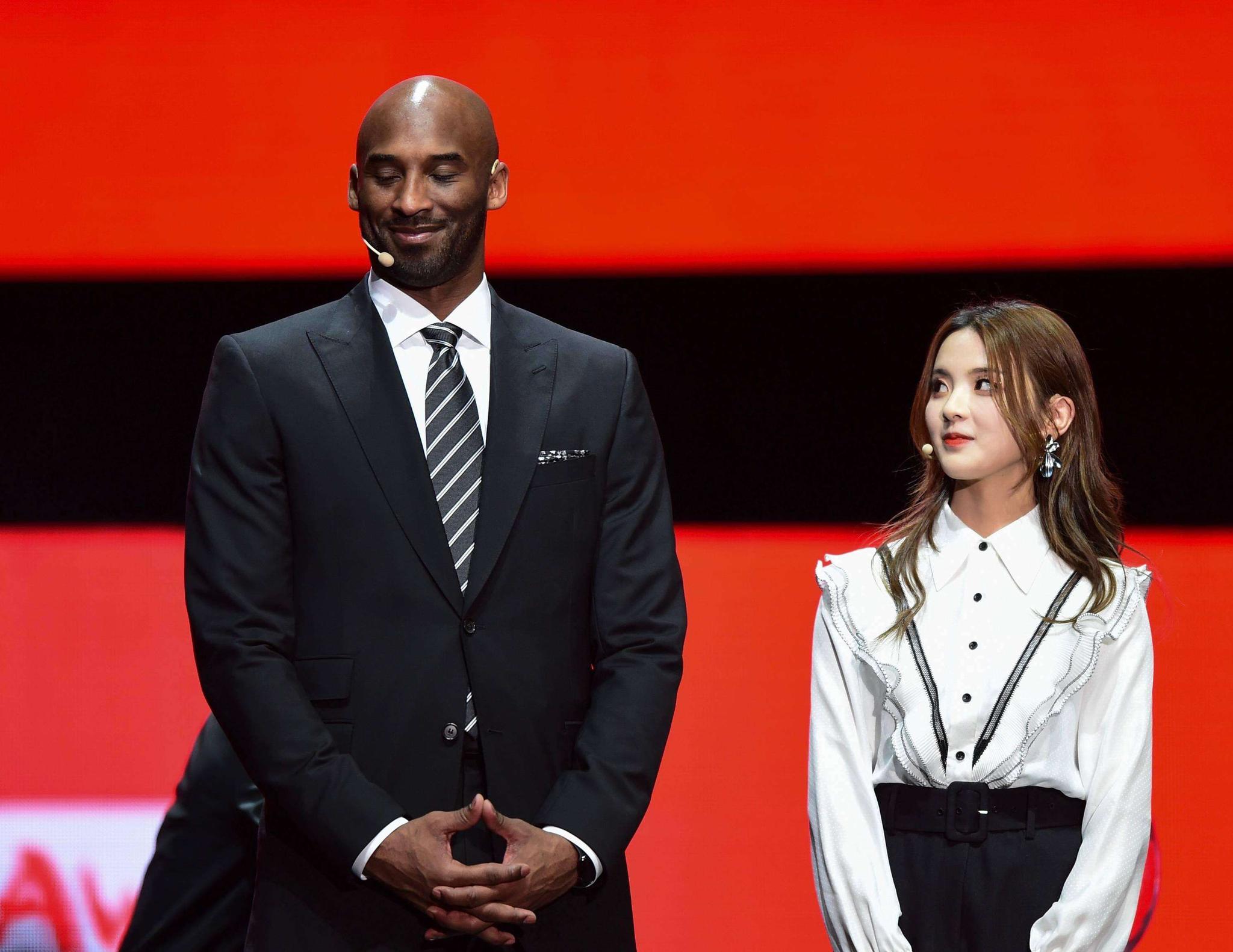 人造石板材自动浇注生产